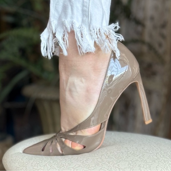 Elegant Tan / olive laser cut Women's Heels - Picture 3 of 14